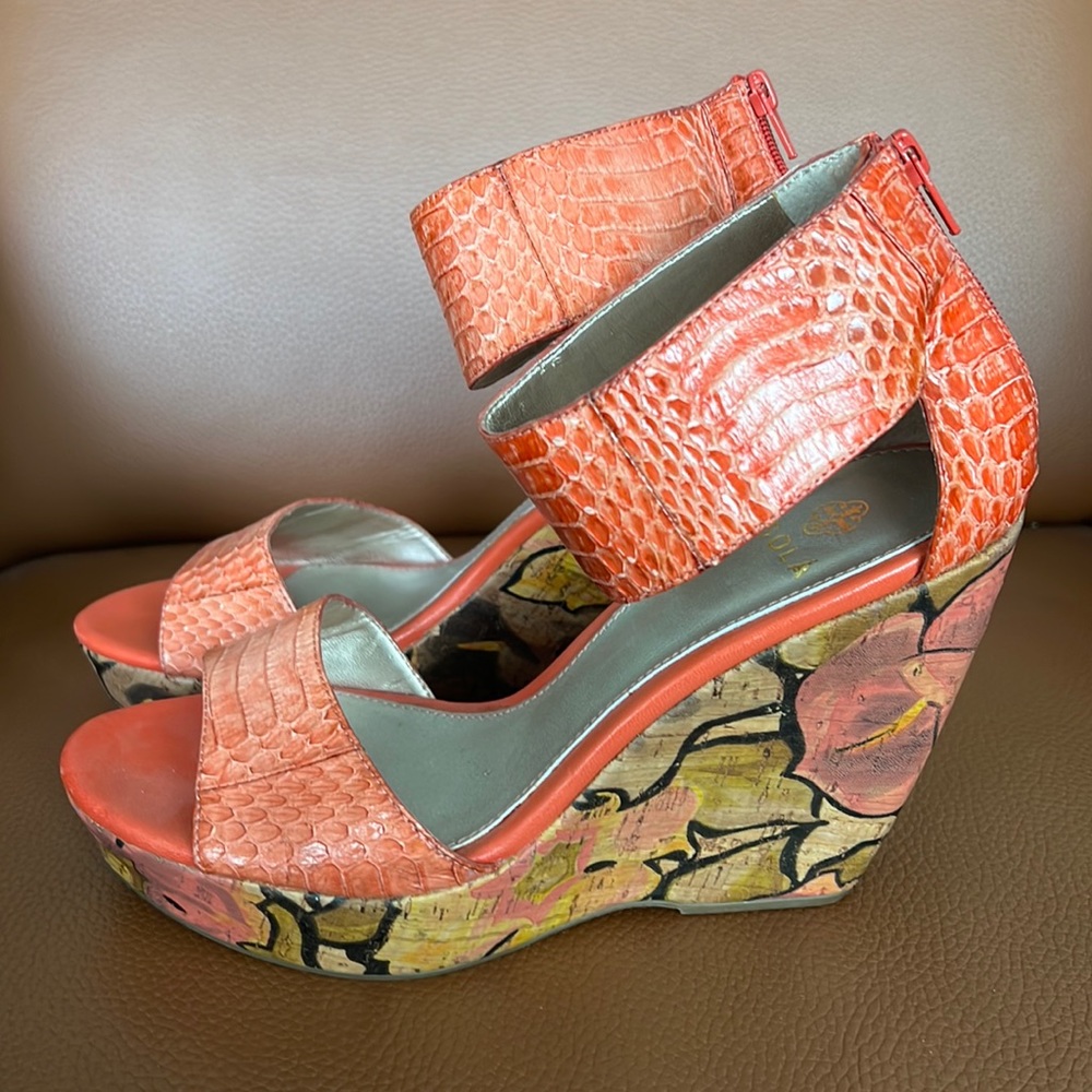 Isola orange snake skin and floral print wedges. Size 8M.